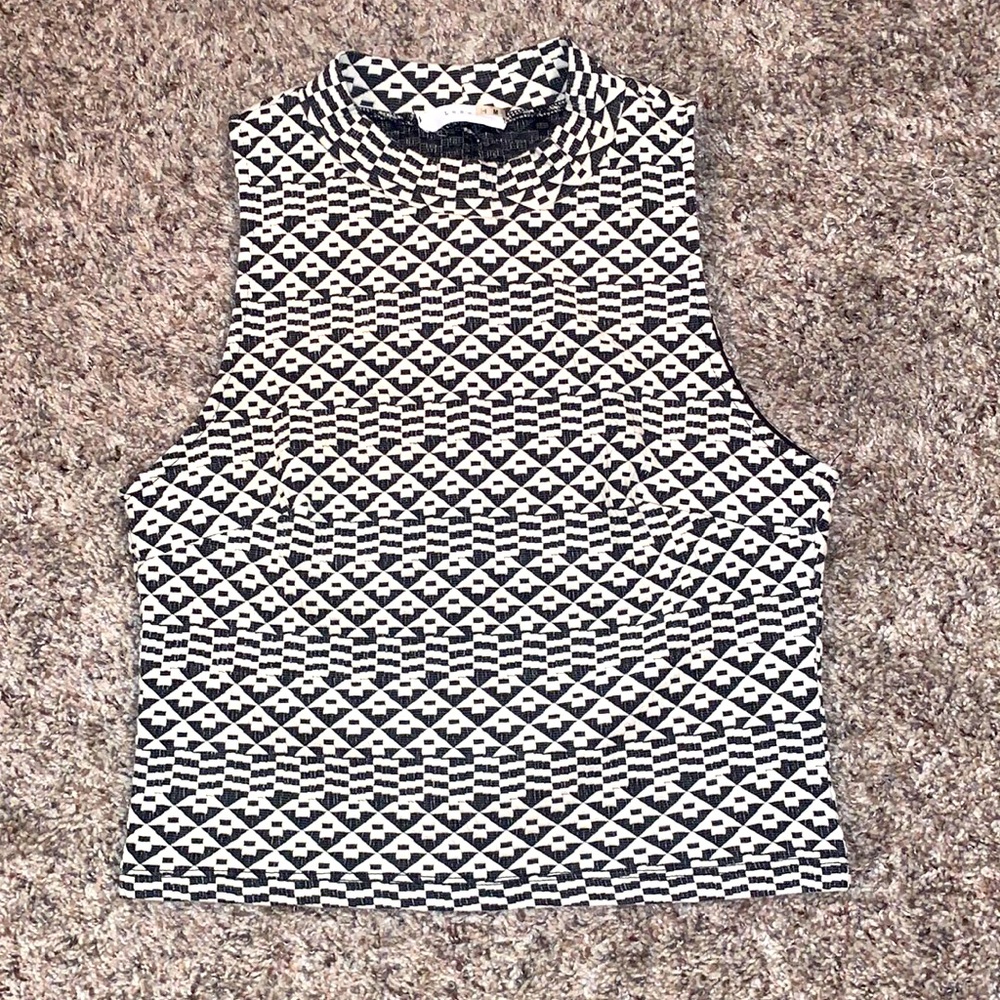 White and black design crop top, size M